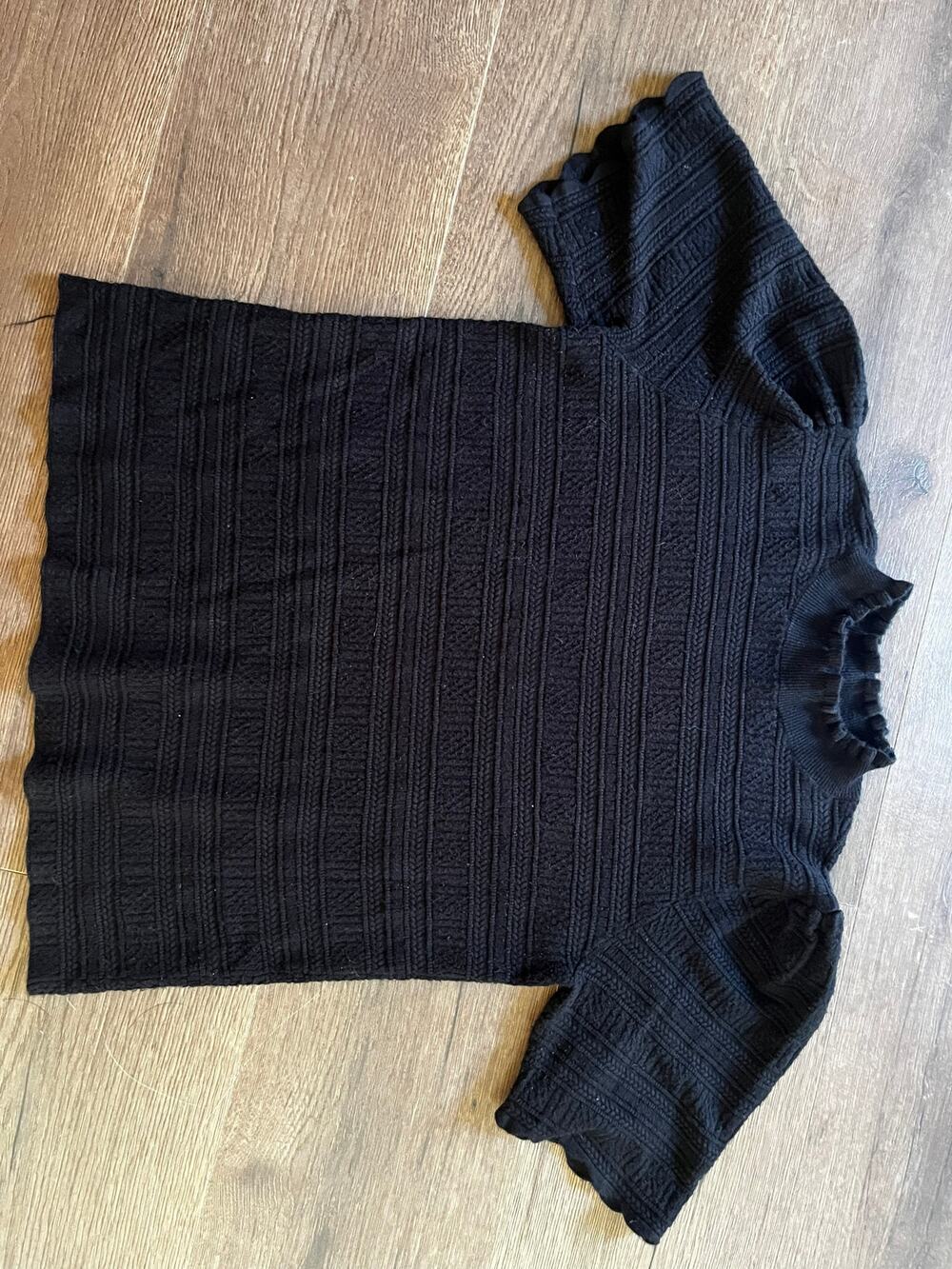 Ann Taylor Factory Black Textured Knit Ruffle Mock Neck Top Size L Short Sleeve